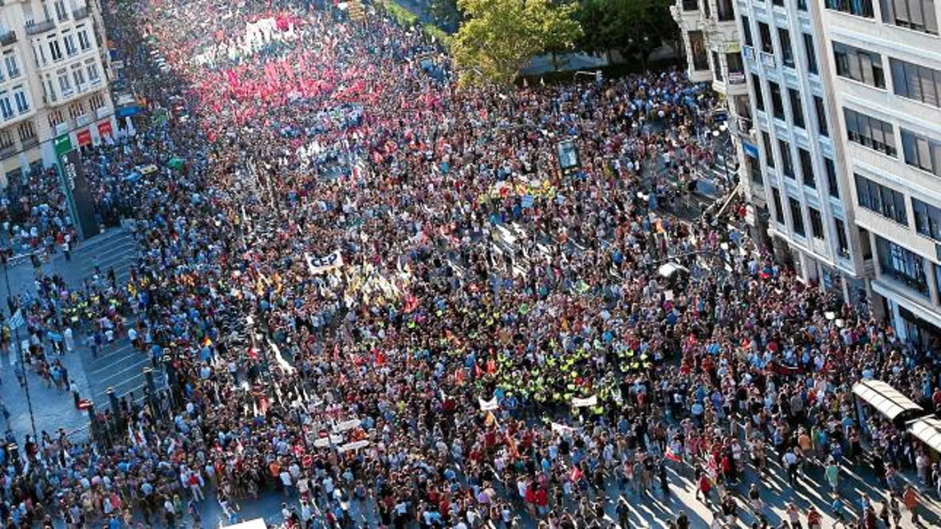 Los sindicatos piden a Rajoy referéndum o lo harán ellos