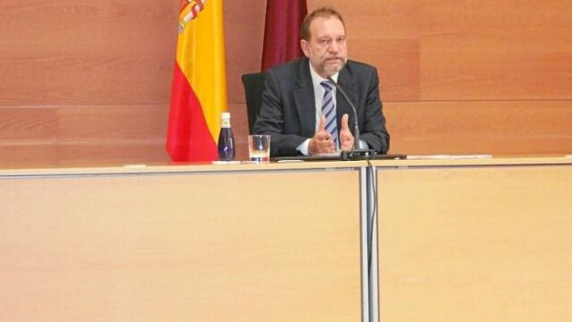 El consejero de Educación, Constantino Sotoca, ayer en San Esteban