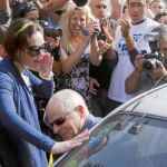 Aviva y Noam Shalit abandonaron ayer el campamento que habían montado frente a la residencia del primer ministro en Jerusalén