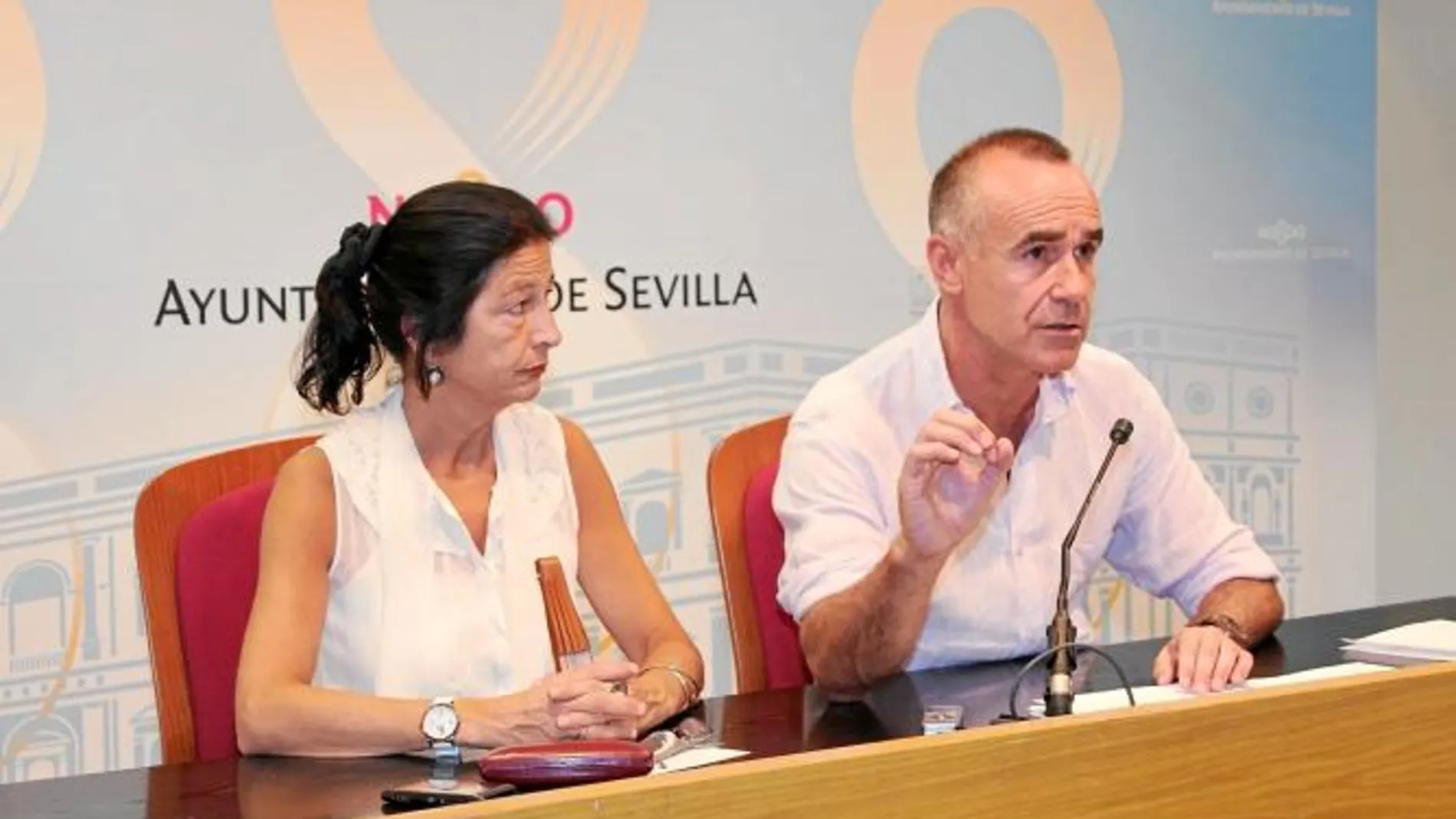 El PSOE plantea denunciar la encuesta de Zoido por malversación de fondos