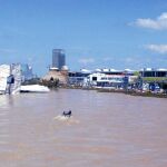 El Ebro se desbordó e inundó los pabellones de la Exposición Universal de Zaragoza en 2008, un río que suele arrojar al mar más de 10.000 hectómetros cúbicos anuales