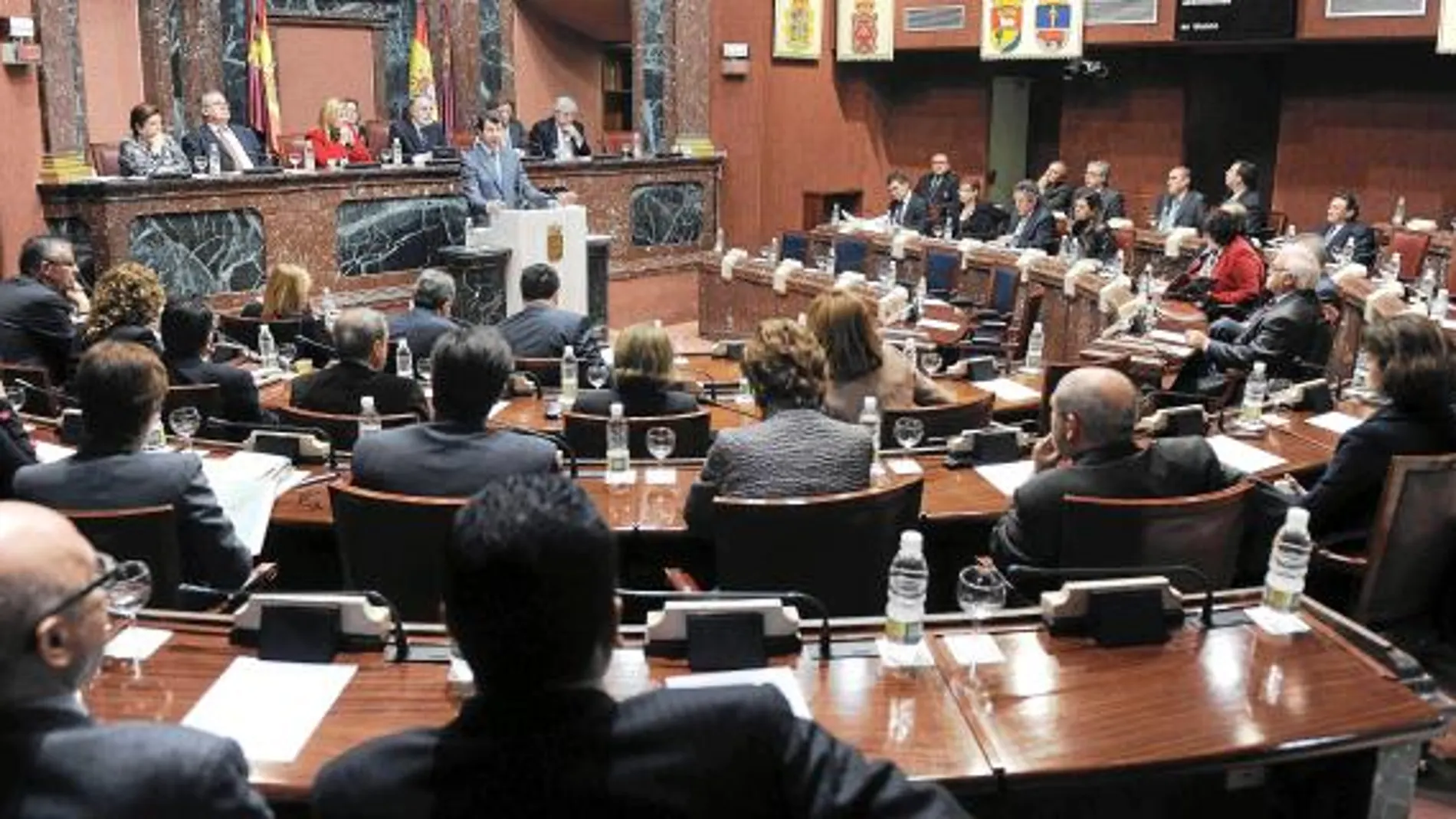 El portavoz del Grupo Parlamentario Popular, Juan Carlos Ruiz, durante una comparecencia en la Asamblea Regional, en una imagen de archivo