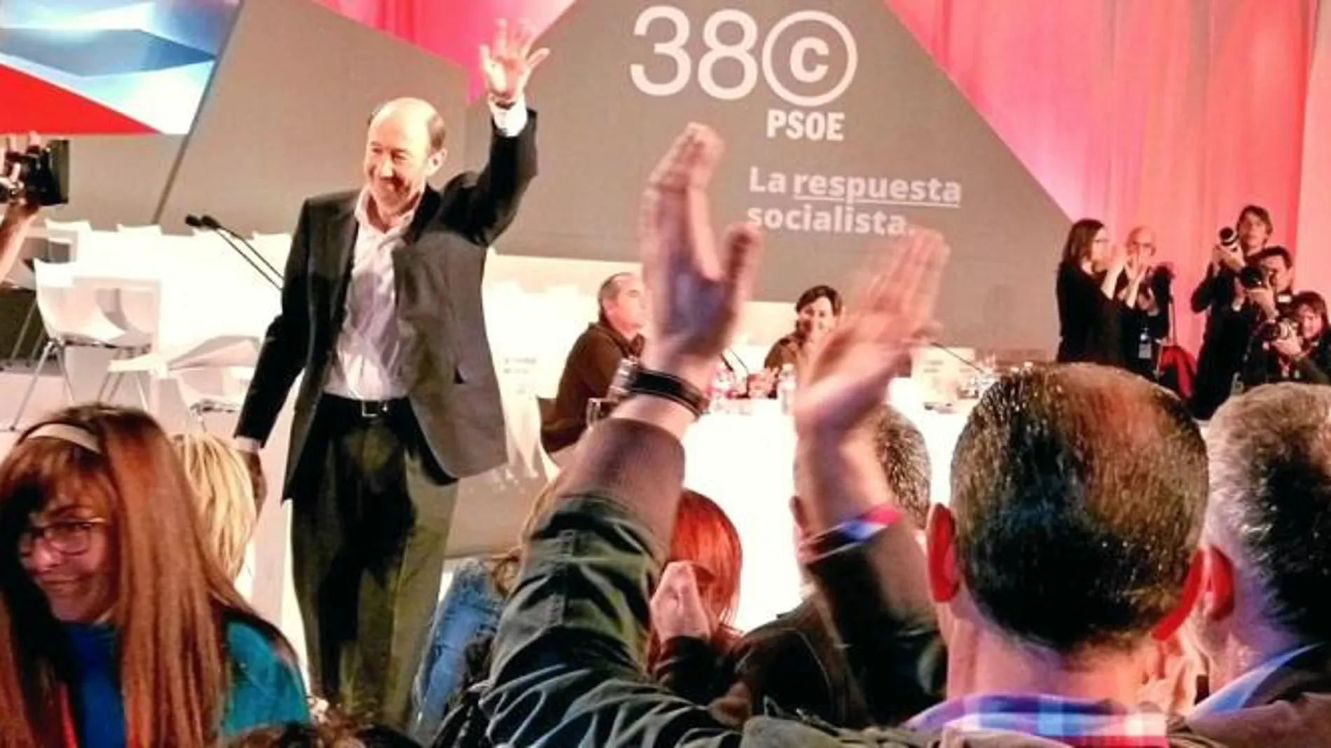 La delegación murciana satisfecha con la victoria de Pérez Rubalcaba