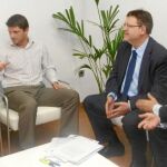 Puig se reunió ayer con el secretario general en Alicante, David Cerdán; con su homólogo en la capital, Gabriel Echávarri; y con M. Teresa Sempere