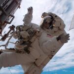 A qué huele el espacio A metal o a filete «chamuscado»