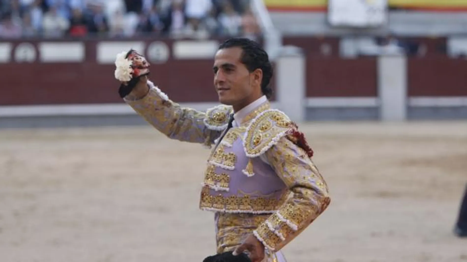 Fandiño: «Descarto y doy por cerrado el ofrecimento para matar seis toros en Bilbao»