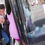  Los conductores de bus desconvocan los paros para negociar