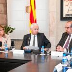 La consellera de Justicia, Pilar Fernández Bozal, el conseller de Cultura, Ferran Mascarell, y el presidente del Cicac, Antoni Molas