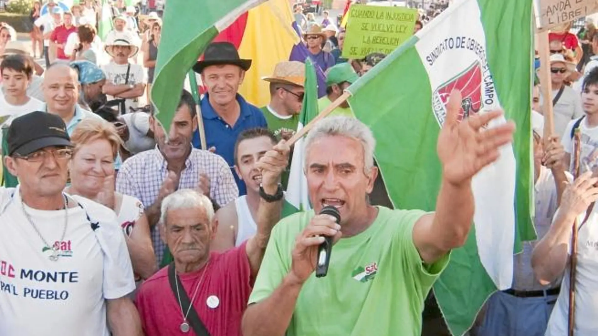 El portavoz del sindicato SAT, Diego Cañamero, asegura que seguirá «ejerciendo la vida sindical» tras la nueva detención