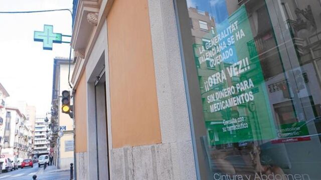 Las farmacias anulan la huelga por el anuncio de pago del Consell