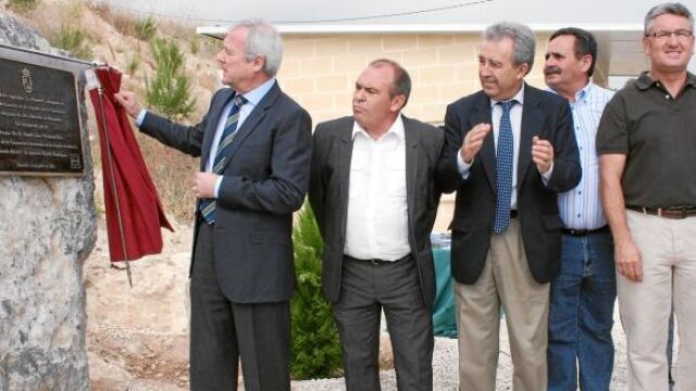 Valcárcel destaca el alto nivel de la Región en la modernización agrícola