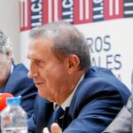 El secretario general de Ferrmed, Amorós, (en el medio) mantuvo una reunión de trabajo en el Colegio de Ingenieros