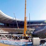 Imagen del estado de los trabajos de construcción de la pista en el Estadio Olímpico