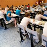 El Consell paga a públicos concertados y dependientes