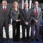 Josu Erkoreka, Alberto Ruiz-Gallardón, María Casado, Ramón Jáuregui, Pere Macias i Arau y Gaspar Llamazares posan antes del debate
