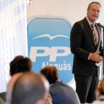 Fabra promete que el Consell seguirá cumpliendo con el pago a proveedores