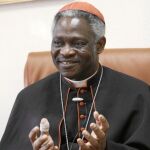 El cardenal Turkson propone gravar al sector financiero