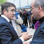 Los abertzales protestan contra la «cortina de humo» del Gobierno