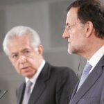 Mariano Rajoy, junto a Mario Monti, el pasado 1 de agosto en Madrid