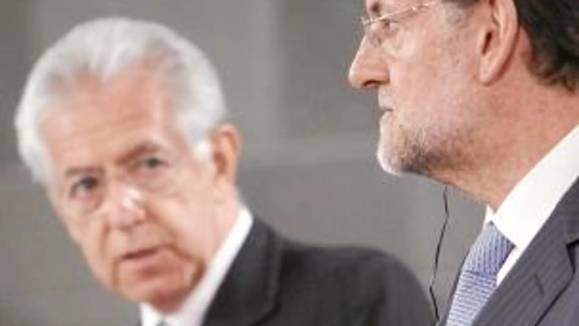 Mariano Rajoy, junto a Mario Monti, el pasado 1 de agosto en Madrid