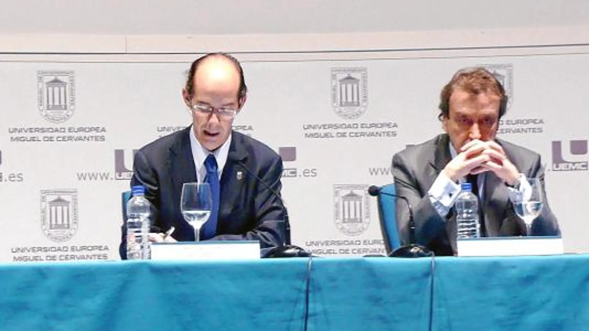 De Santiago-Juárez inaugura las jornadas, junto al rector de la UEMC, Martín J. Fernández Antolín