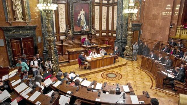 Los populares votaron a favor de las ordenazas municipales de CiU en el pleno del Ayuntamiento