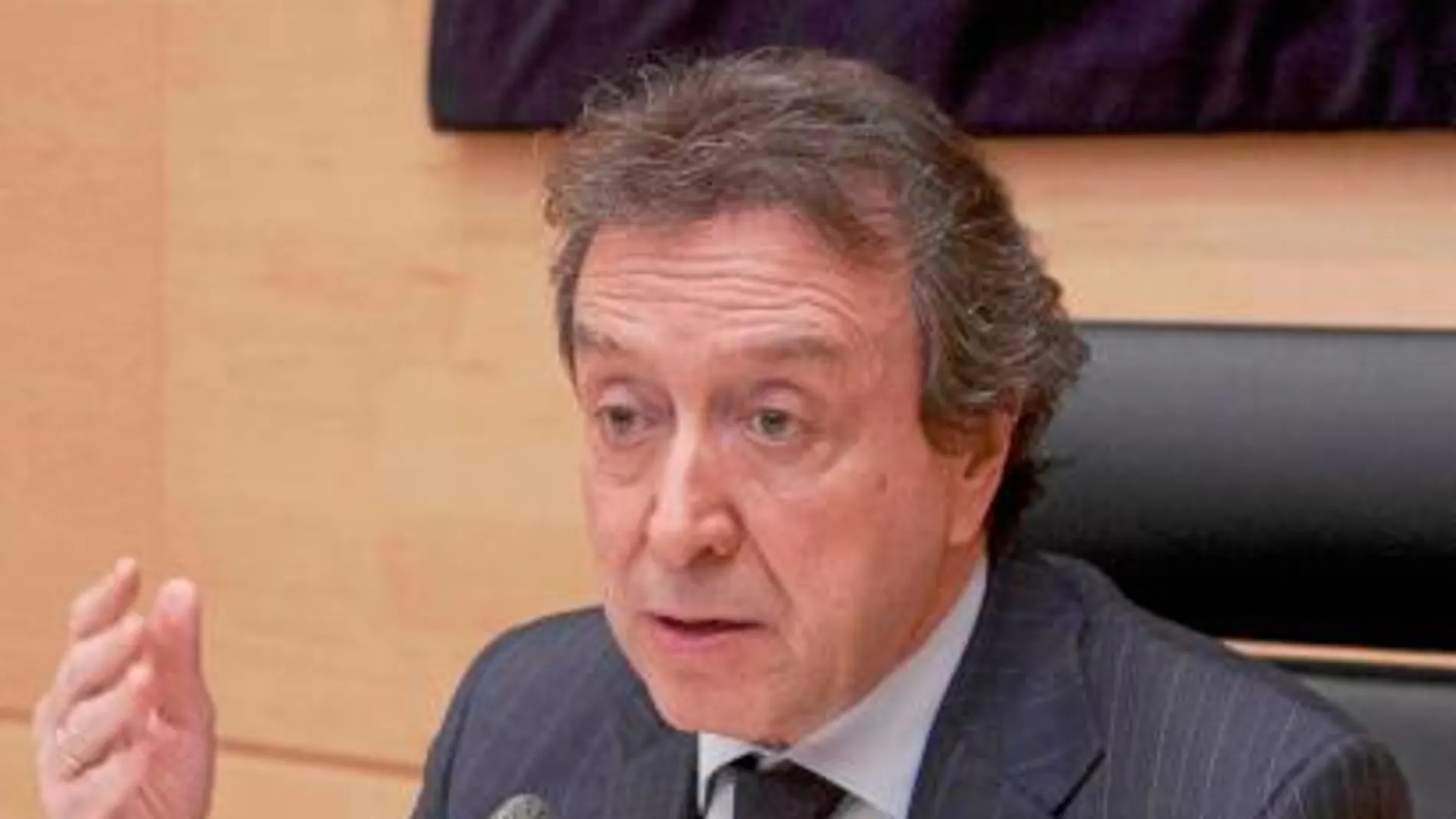 El portavoz de la Junta, José Antonio de Santiago-Juárez, informa de los asuntos tratados en el Consejo de Gobierno