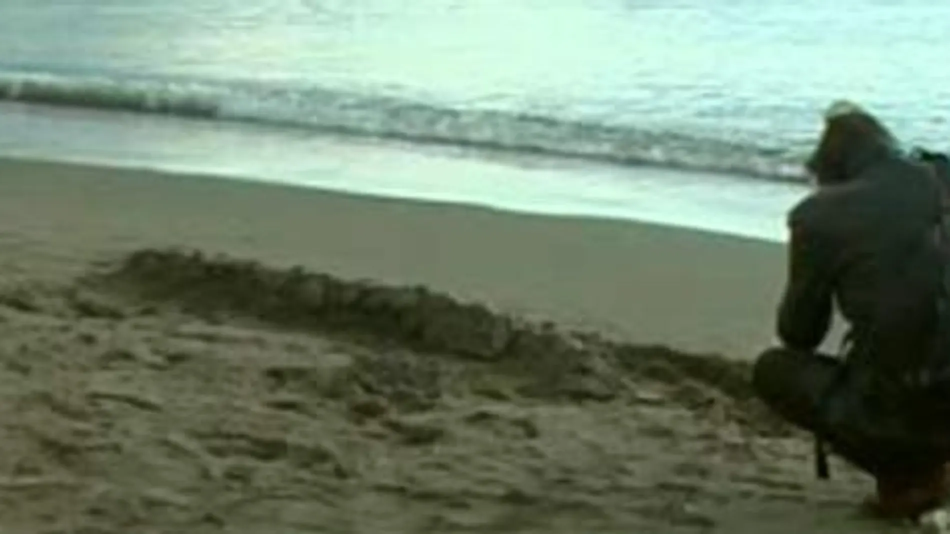Hallado un bebé muerto en una playa