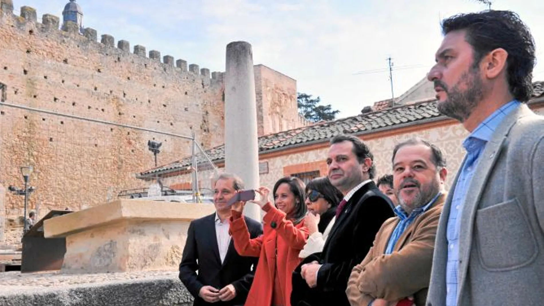 La secretaria de Estado de Vivienda, Beatriz Corredor, visita Segovia junto a Arahuetes y Vázquez, entre otros