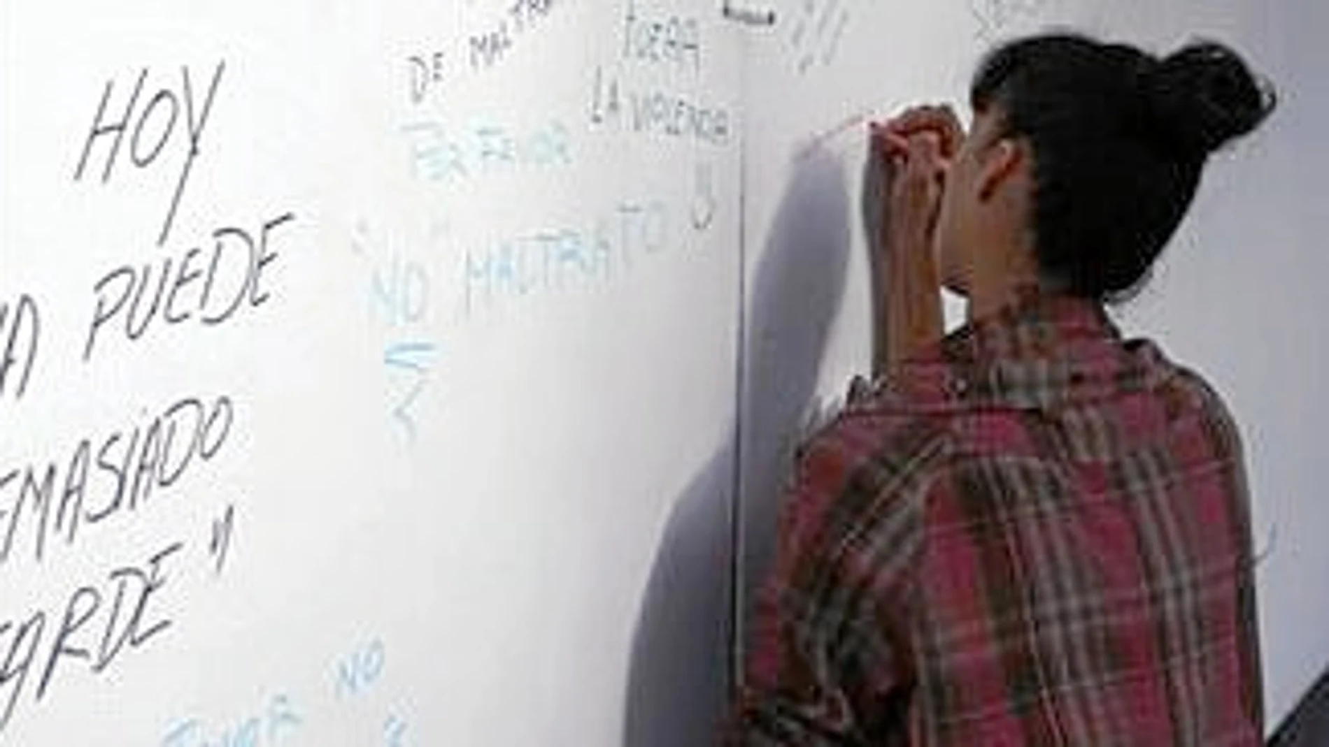 Torrent promovió un mural donde dejar mensajes de repulsa a este tipo de violencia