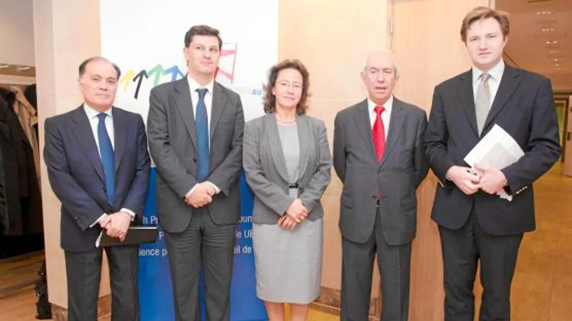 El consejero de Economía de Castilla y León, Tomás Villanueva, junto con sus homólogos en Asturias y Aragón durante su encuentro con la Presidencia polaca en la UE