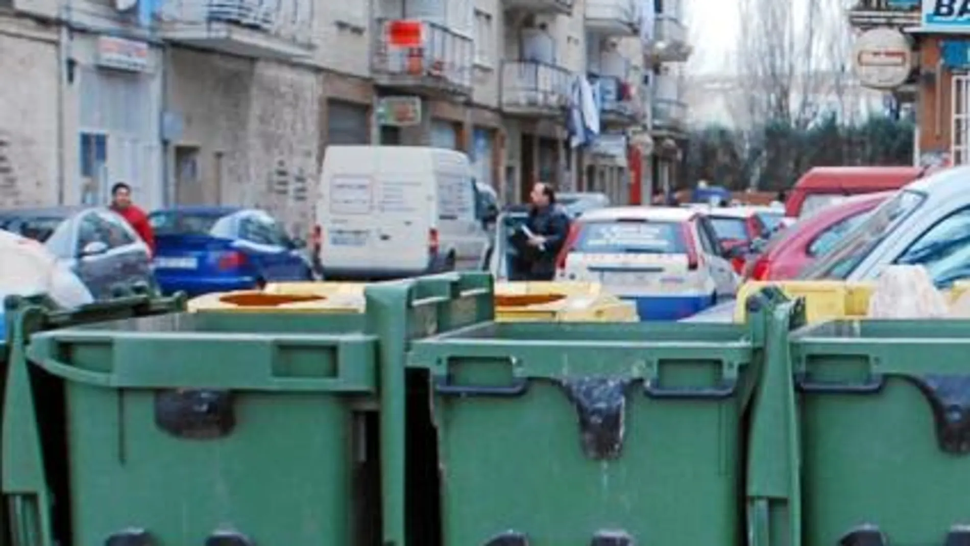 El Ayuntamiento ha intensificado la vigilancia en las calles afectadas, pero no ha logrado atajar el problema