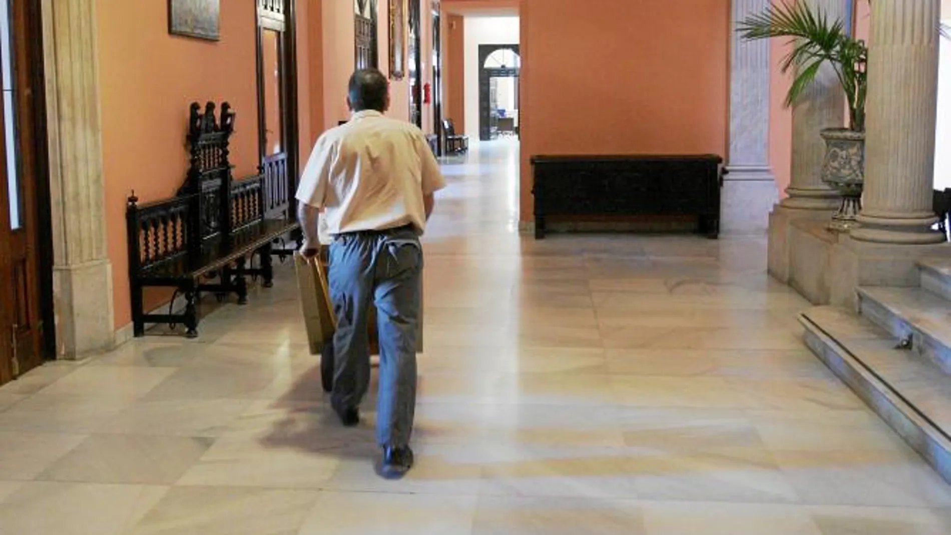 El mantenimiento de la actual plantilla municipal se ha convertido en un problema