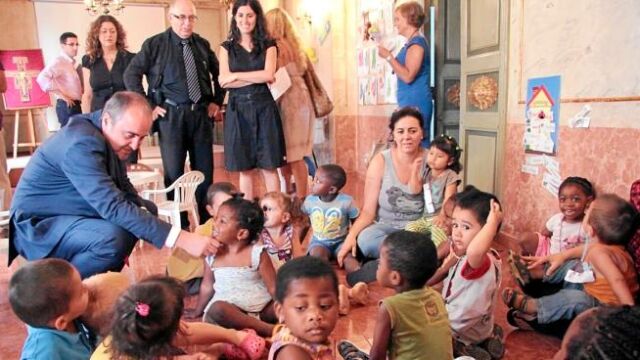 La crisis llega a las adopciones