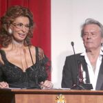 Alain Delon y Sofia Loren, el viernes, en el Festival de Cine de Acapulco