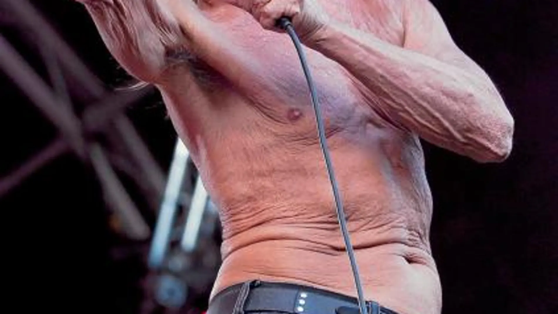 Iggy Pop sigue incombustible