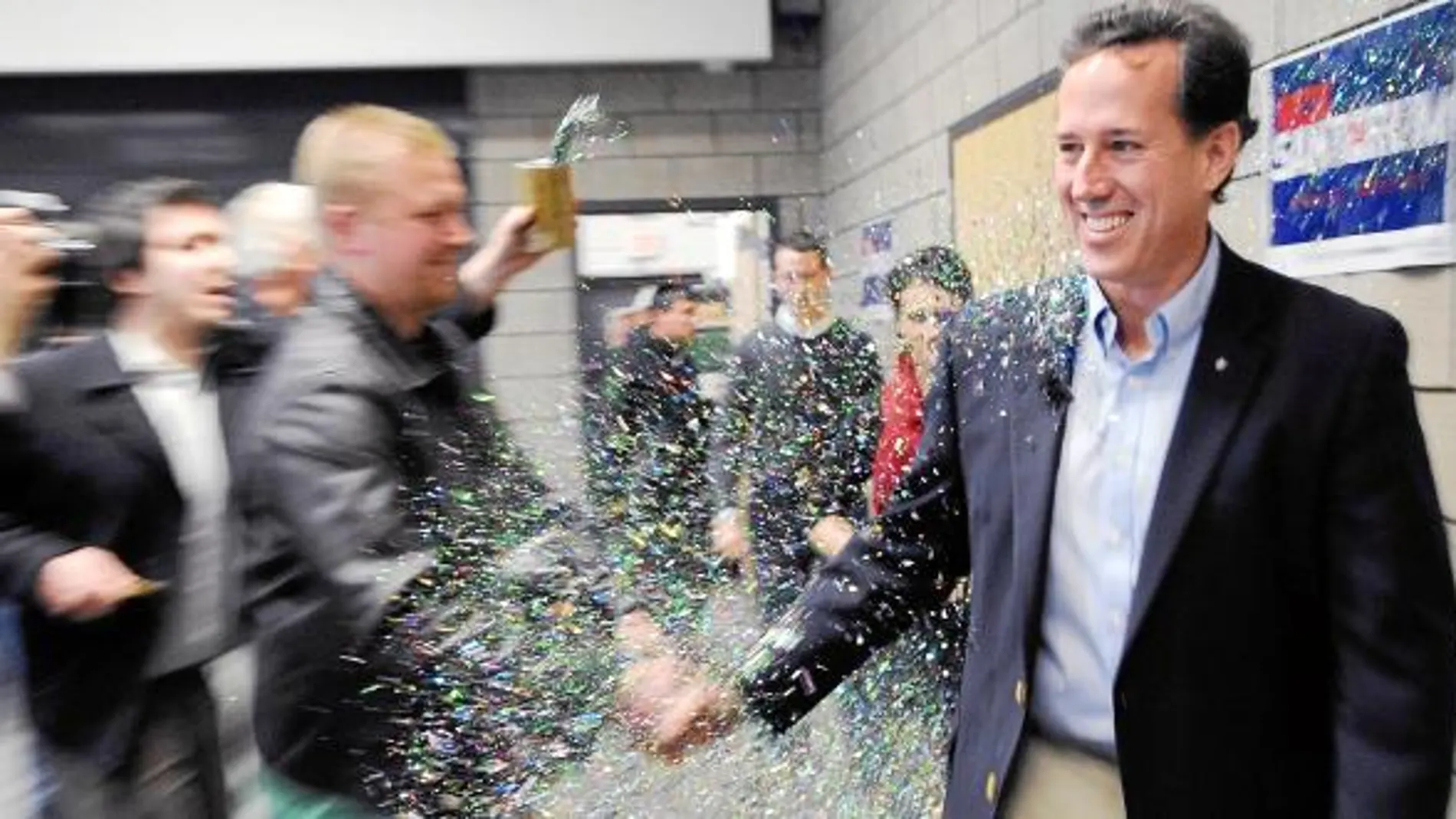 Santorum firma un «hat-trick»