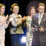 Doña Letizia entrega el premio «V de Vida» a Ponce