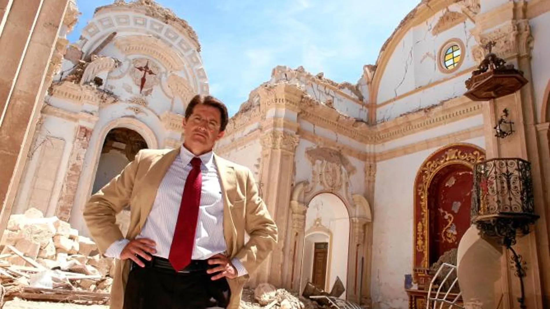 Entre los daños sufridos, el alcalde Francisco Jódar también ha recordado los destrozos en el patrimonio histórico