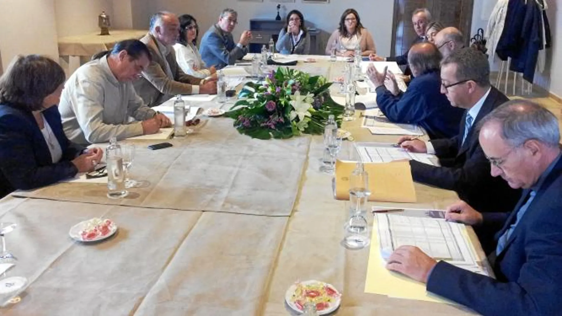 Las distintas autoridades implicadas, en la reunión de la Comisión del Plan Director para la recuperación de Lorca