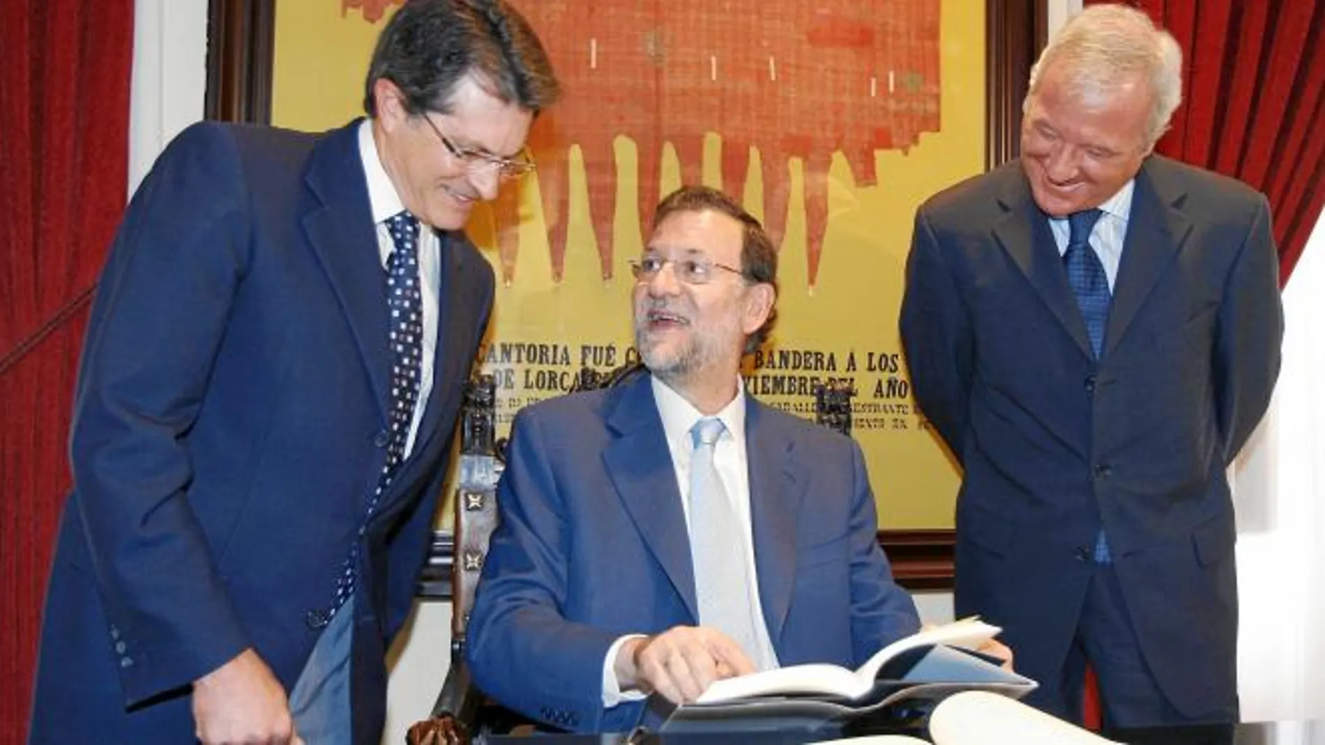 Francisco Jódar, Mariano Rajoy y Ramón Luis Valcárcel, en la visita que el presidente del Gobierno realizó a Lorca el pasado mes de septiembre