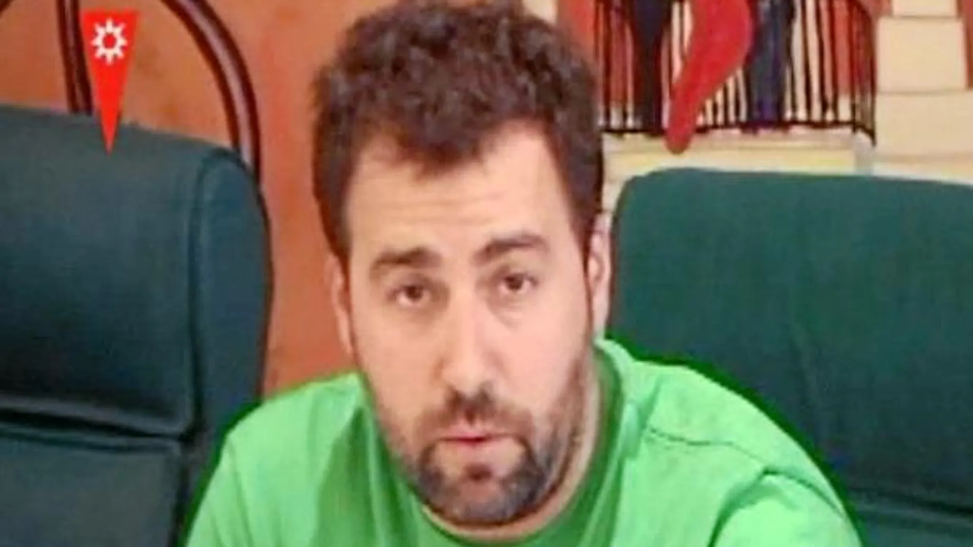 La carrera del teniente de alcalde y concejal de Educación e Infancia de Rivas empieza en 1995 como socorrista municipal y acabará cuando se jubile, ya que ha logrado hacerse con una plaza de funcionario sin opositar.