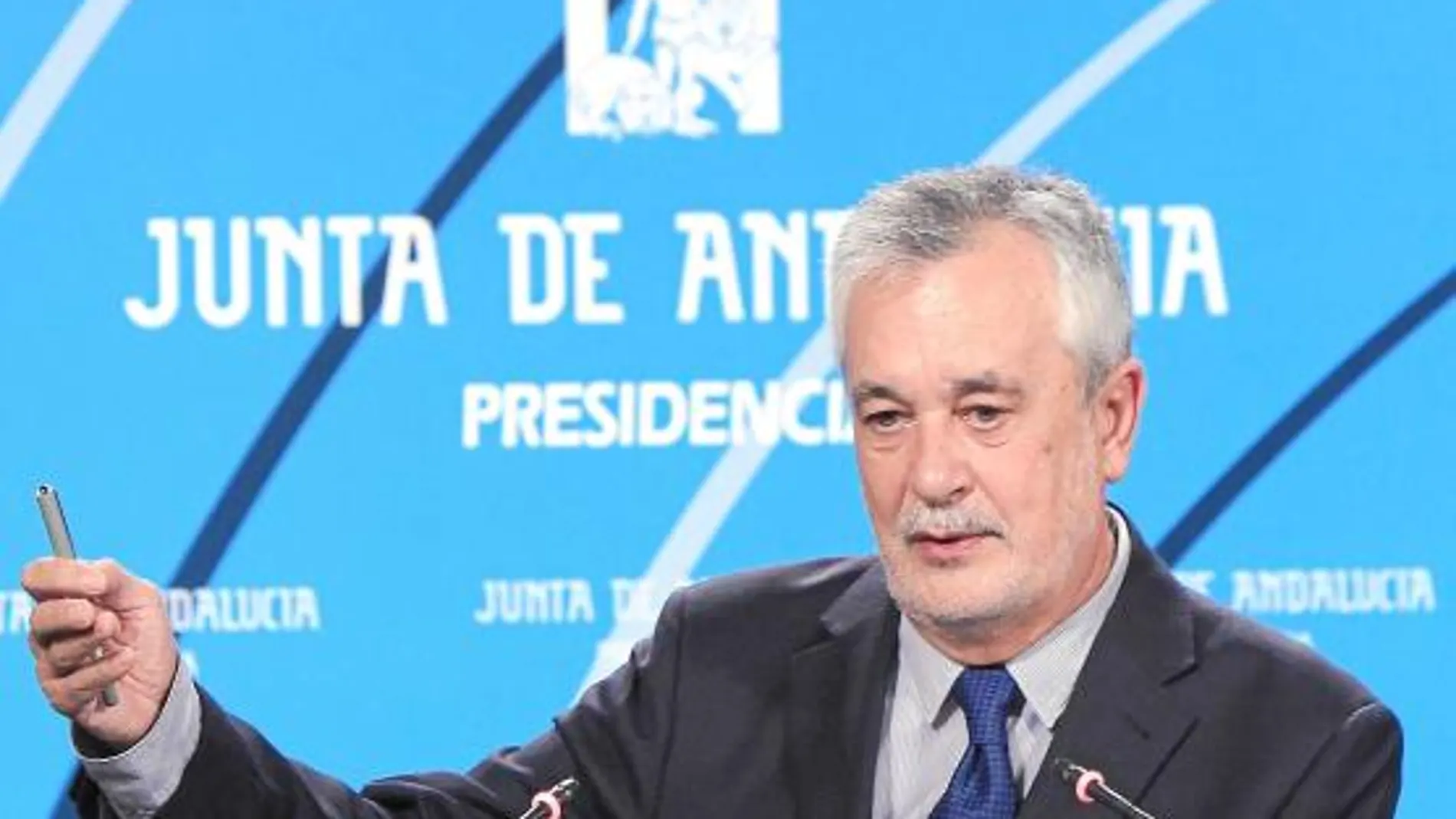 El presidente andaluz, José Antonio Griñán, lanzó ayer un órdago al Gobierno