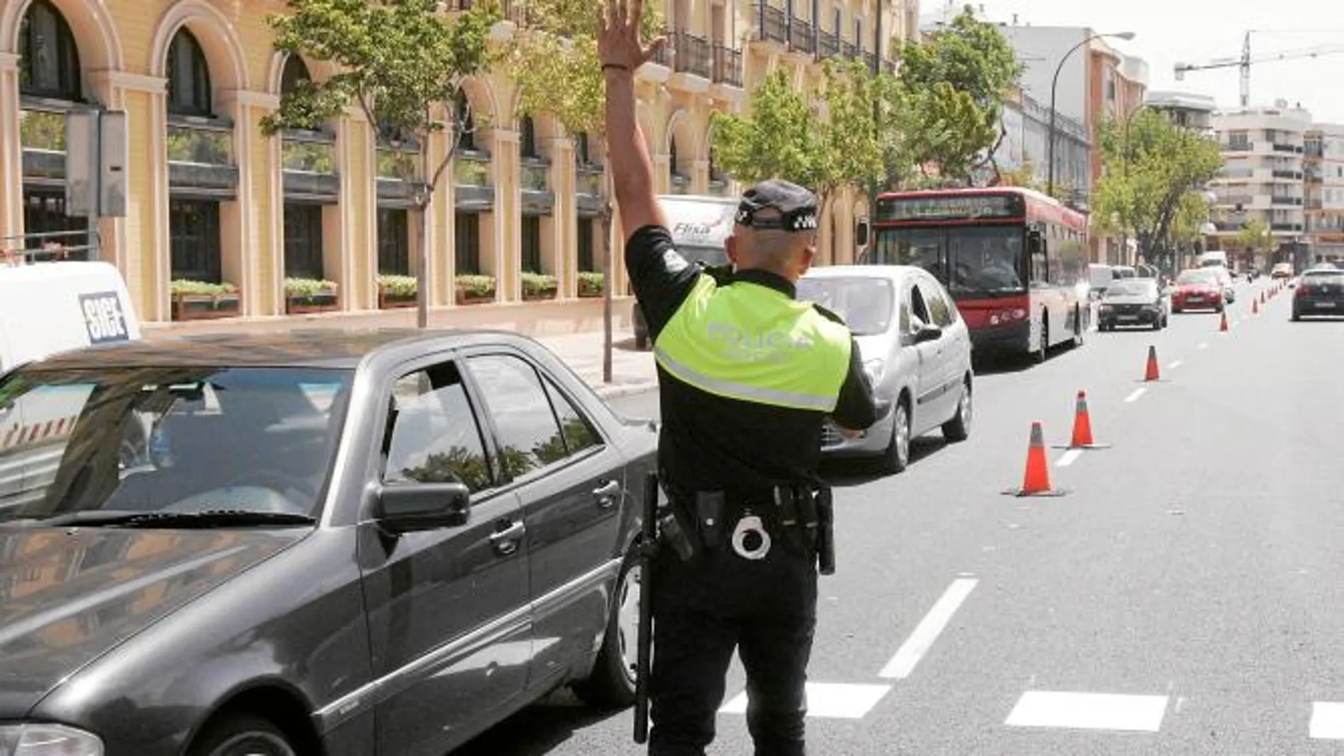 Los testigos confirman el cobro irregular de tasas de los policías imputados