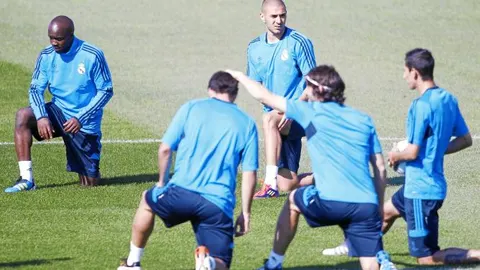 Los jugadores se entrenaron ayer, tan unidos como siempre: desmienten que haya fisuras en el vestuario