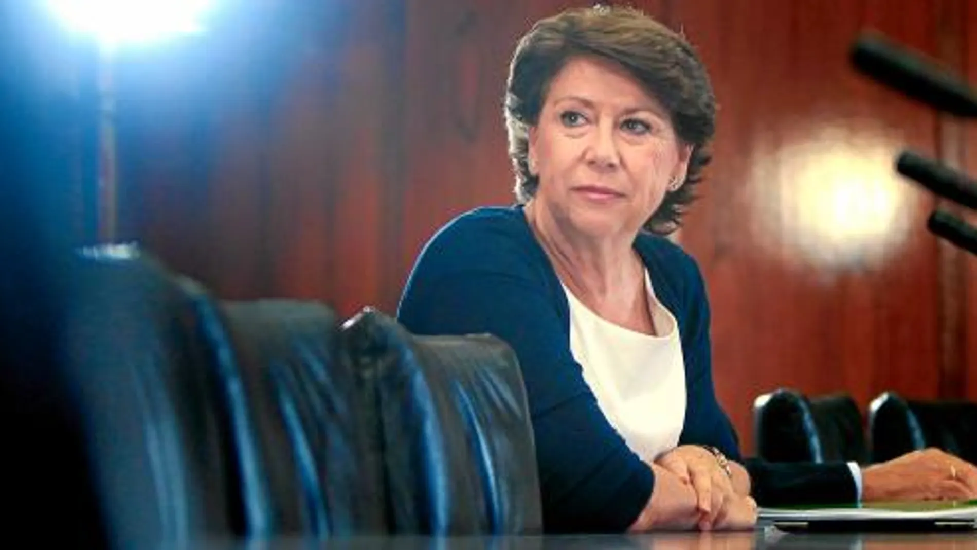 La ex consejera de Hacienda Magdalena Álvarez, ayer en el Parlamento andaluz