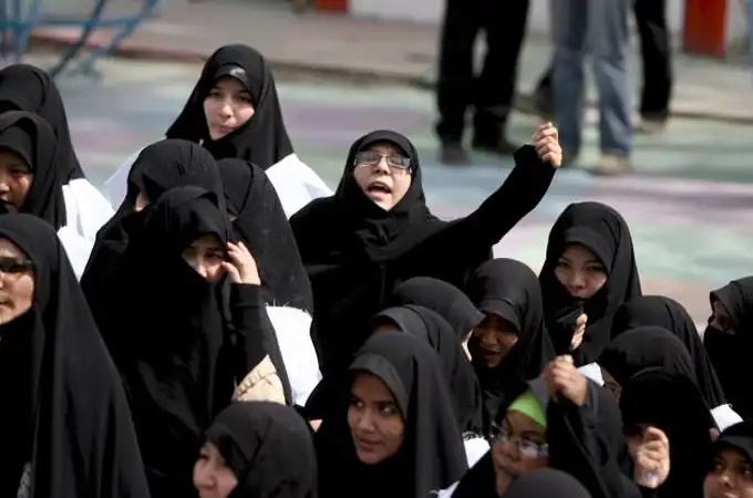 Cientos de niñas envenenadas en colegios de Irán: ¿quién está detrás de los ataques?