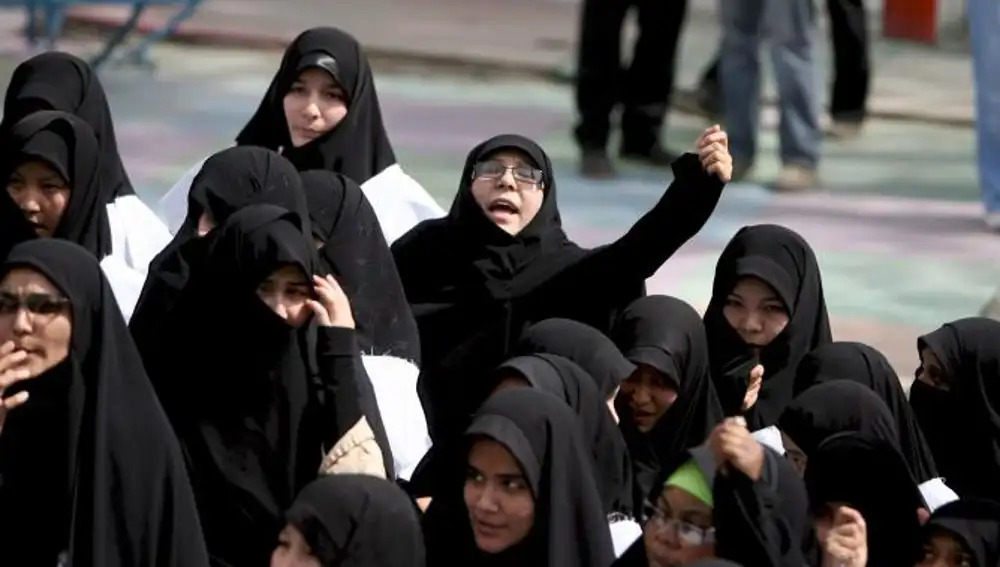 La Policía iraní inmoviliza los coches de las mujeres que no llevan «hiyab»