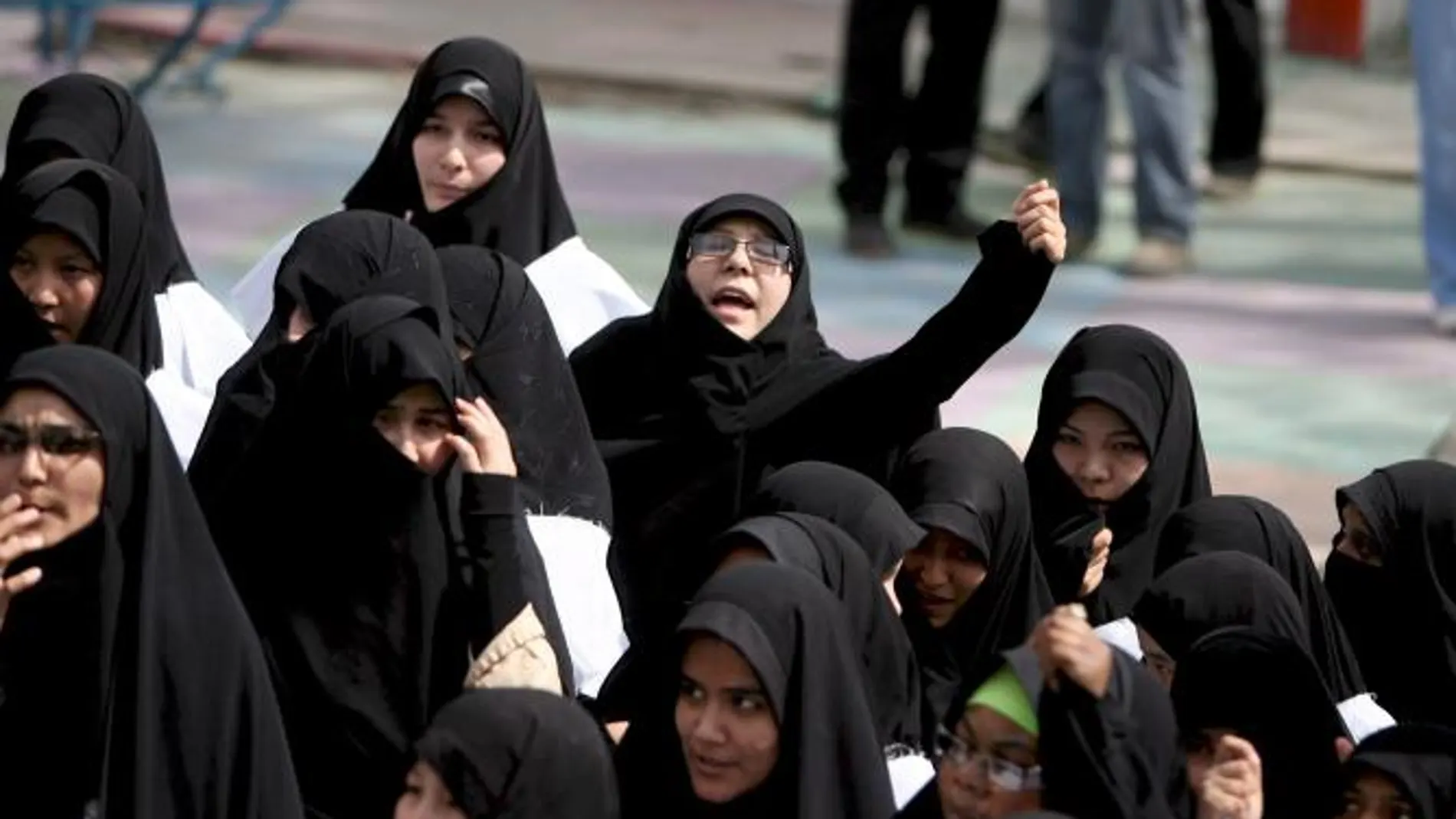 La Policía iraní inmoviliza los coches de las mujeres que no llevan «hiyab»