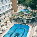 Las reservas hoteleras de turistas españoles caen un 30 %